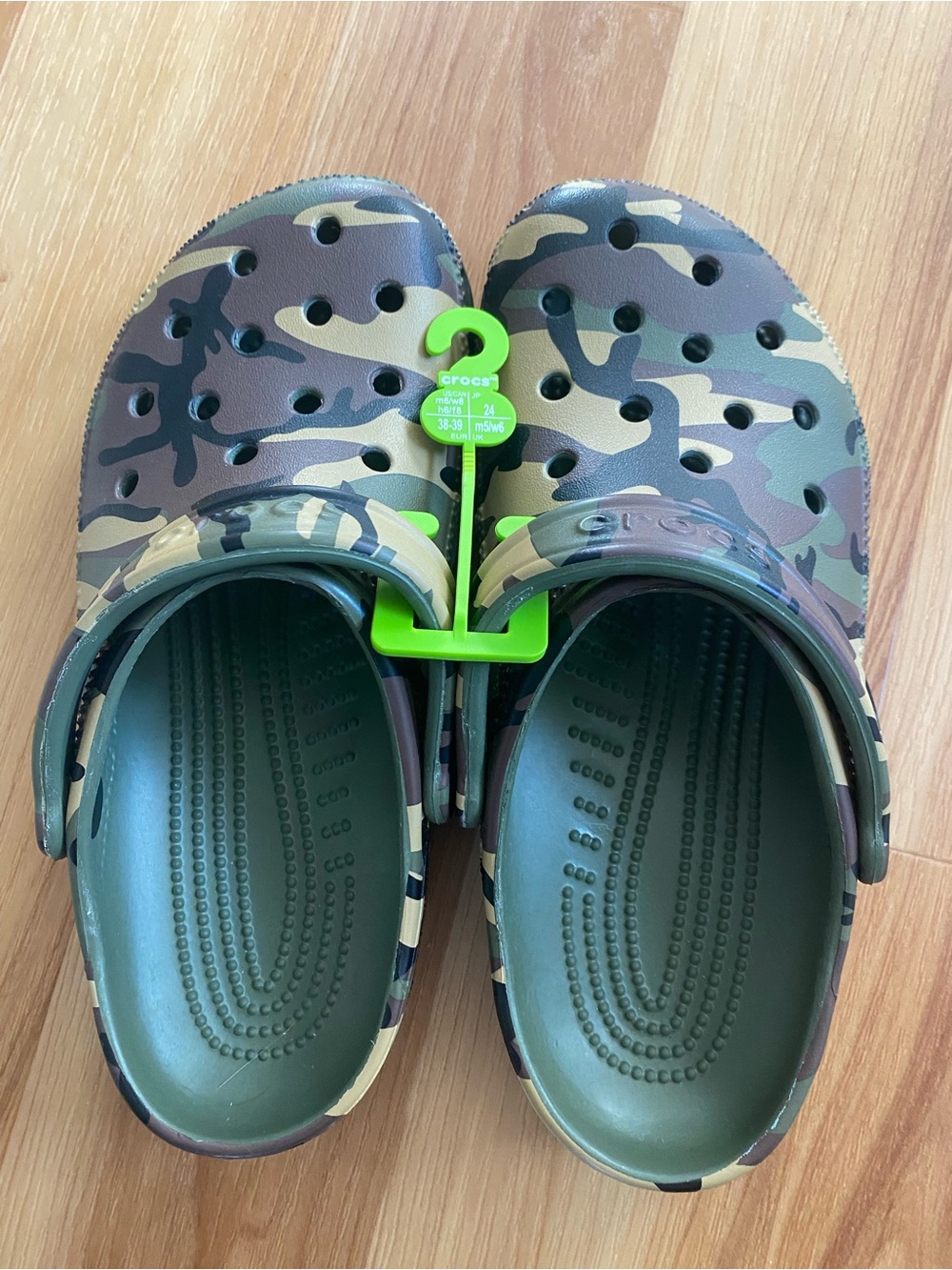 NWT Crocs Camo Classic Clog - Green/Camo